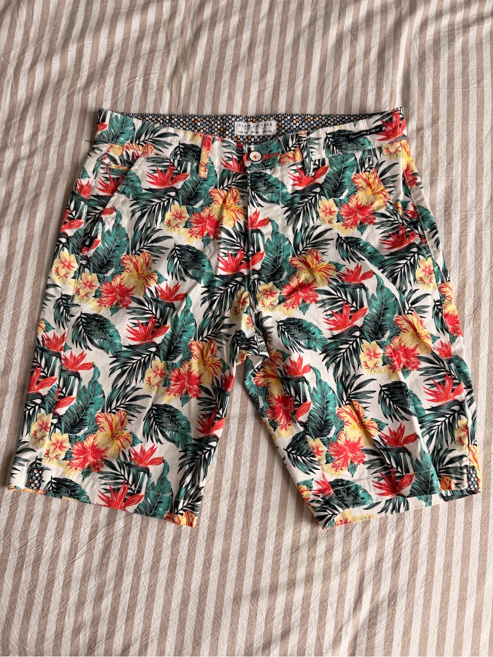 Men’s Tropical Print Shorts